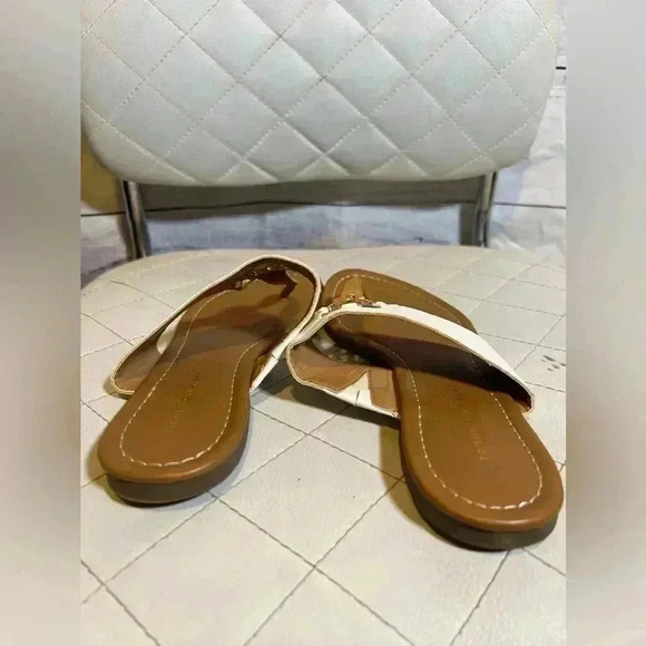 Tommy Hilfiger White And Brown Logo Sandles - Picture 7 of 8